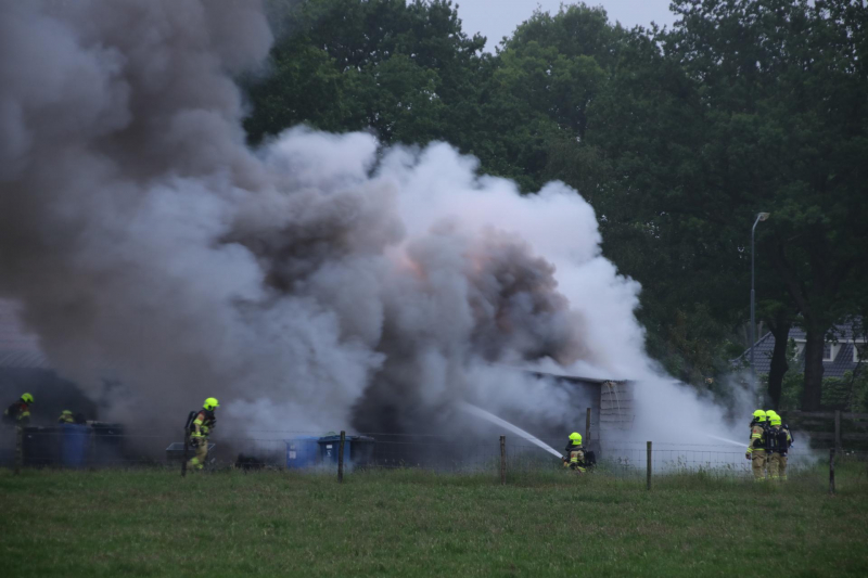 Schuur verwoest door brand