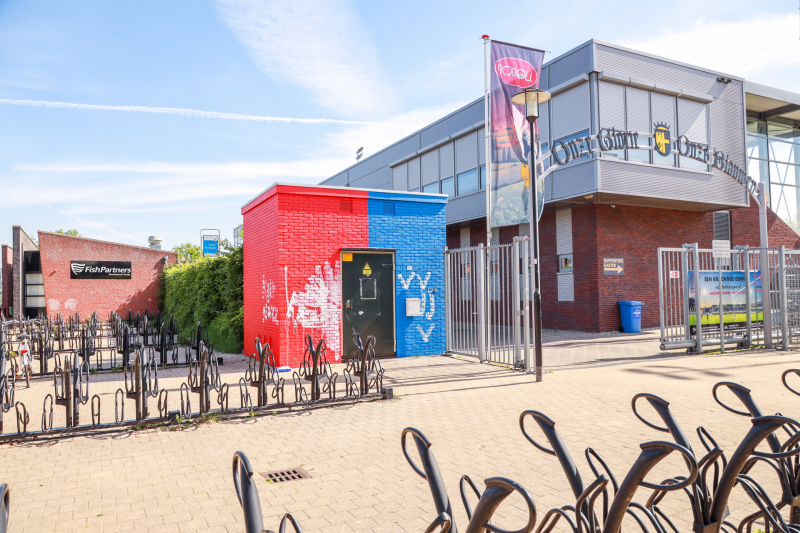 Transformatorhuisje Westmaas opnieuw beklad