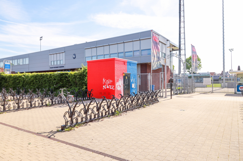 Transformatorhuisje Westmaas opnieuw beklad