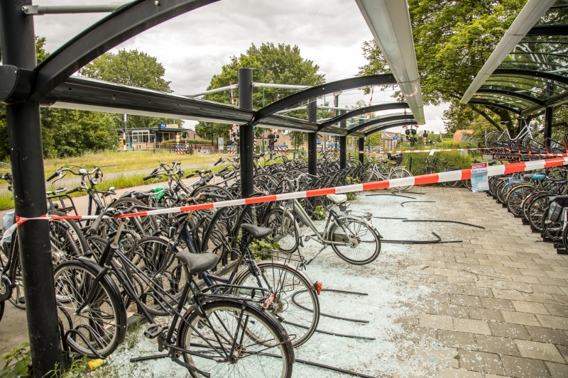 Getuigen gezocht vernieling fietsenstalling