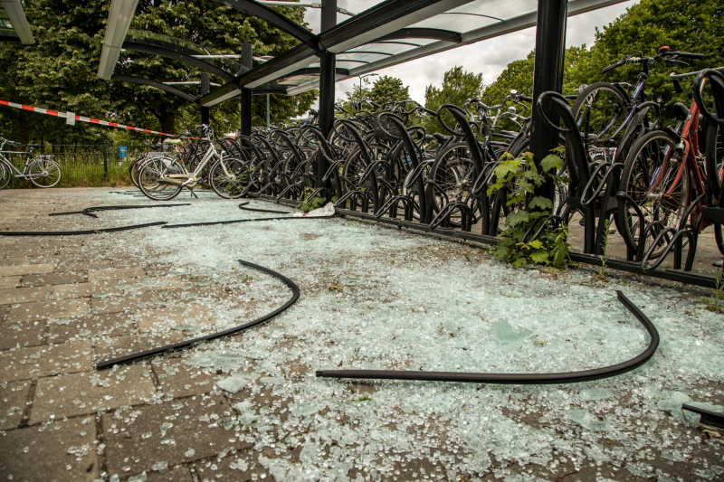 Getuigen gezocht vernieling fietsenstalling