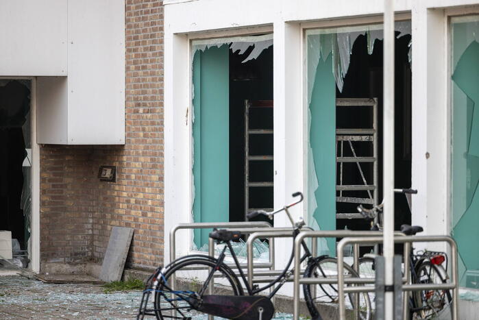Meerdere ramen kapot na explosie