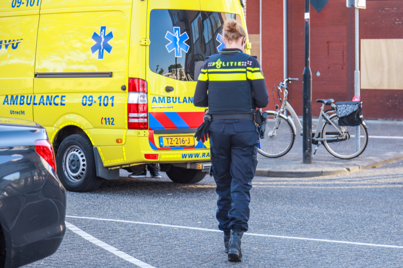 Automobilist ziet stilstaande fietsster over het hoofd