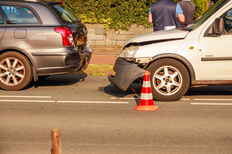 Veel schade bij kop-staart botsing