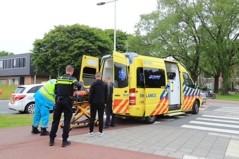 Scooterrijder gewond na botsing met auto