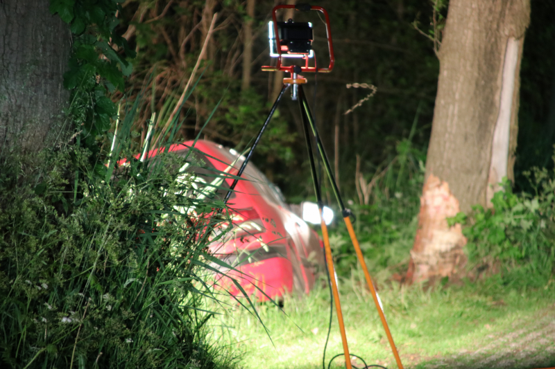 Gewonde bestuurder vlucht na crash