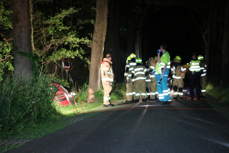 Gewonde bestuurder vlucht na crash