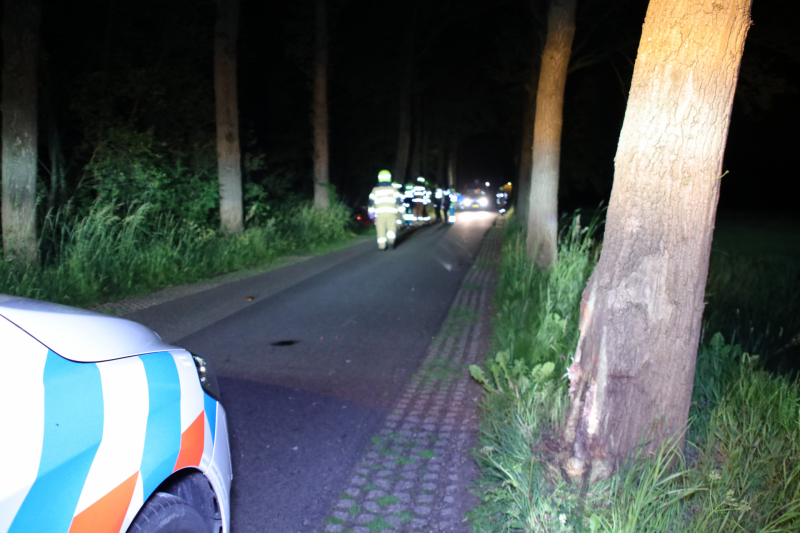 Gewonde bestuurder vlucht na crash
