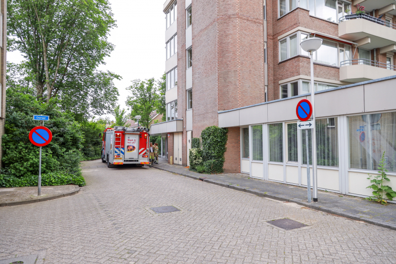 Verdieping blank door waterlek in woning