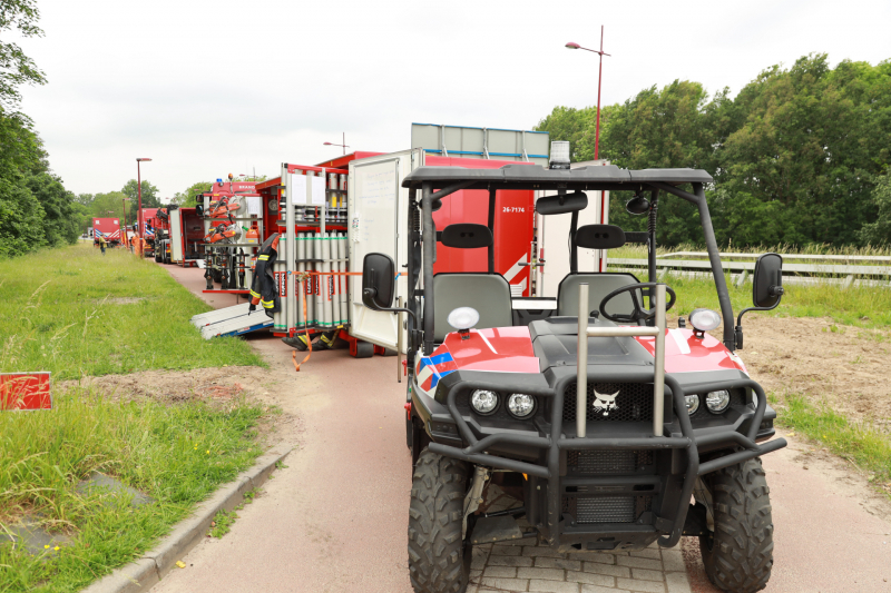 Twee personen onderhoudsmedewerkers bevrijd uit Prinses Beatrixsluis