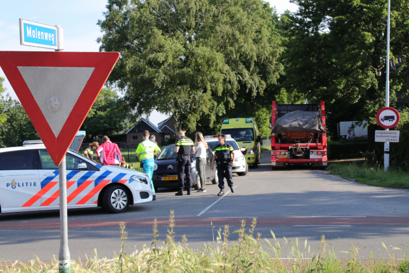 Mountainbiker gewond na botsing met auto