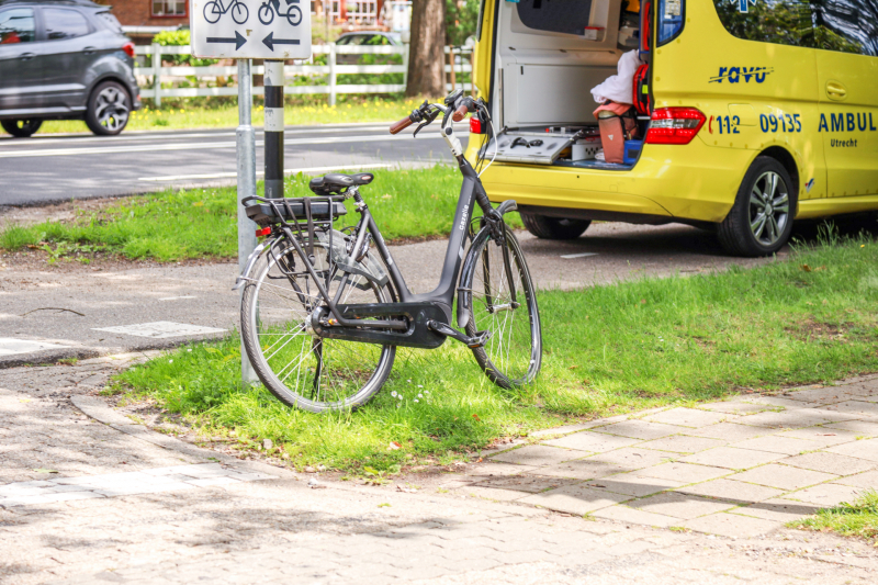 Overstekende fietser aangereden