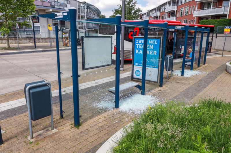 Ruiten bushokjes vernield