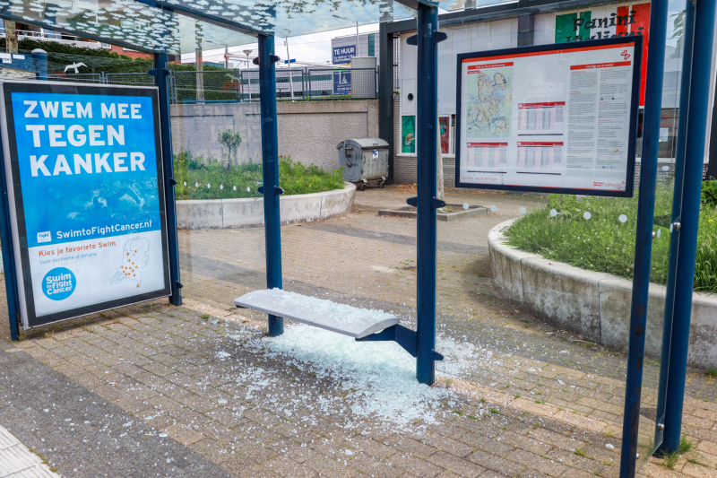 Ruiten bushokjes vernield