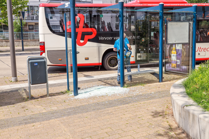 Ruiten bushokjes vernield