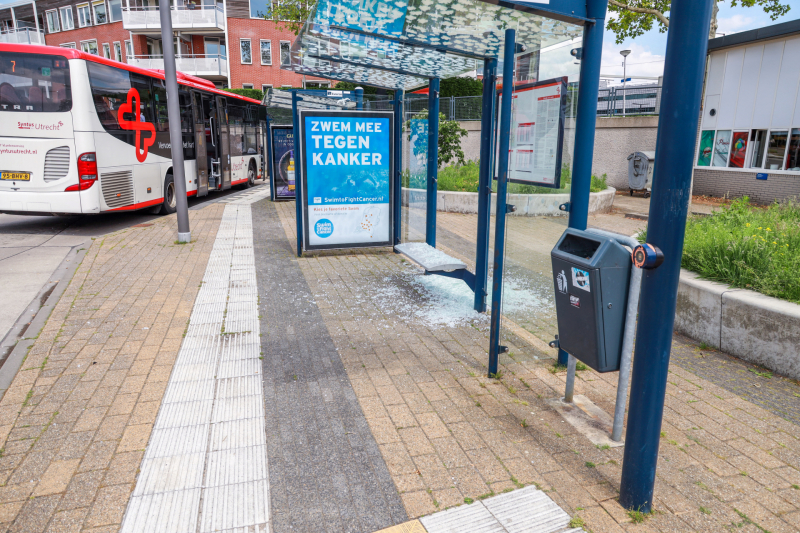 Ruiten bushokjes vernield