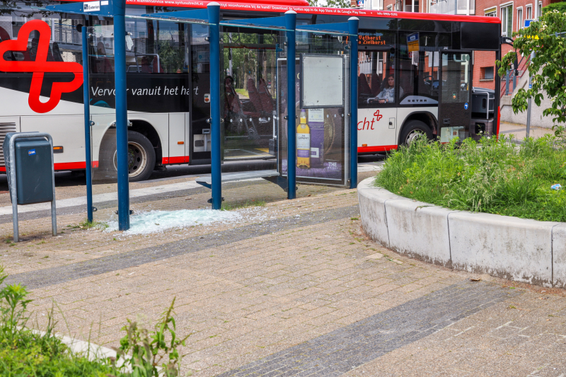 Ruiten bushokjes vernield