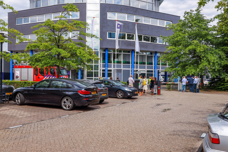 Bedrijf ontruimd na gaslucht