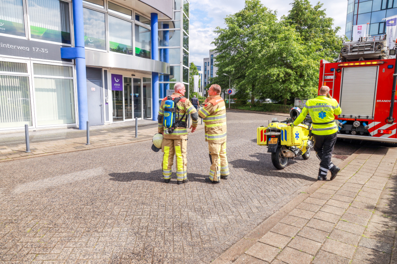 Bedrijf ontruimd na gaslucht