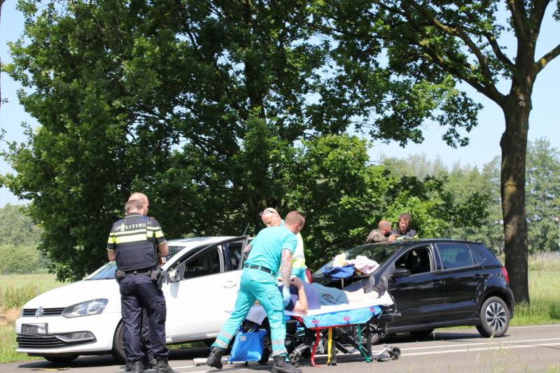 Nekklachten bij aanrijding met drie auto's