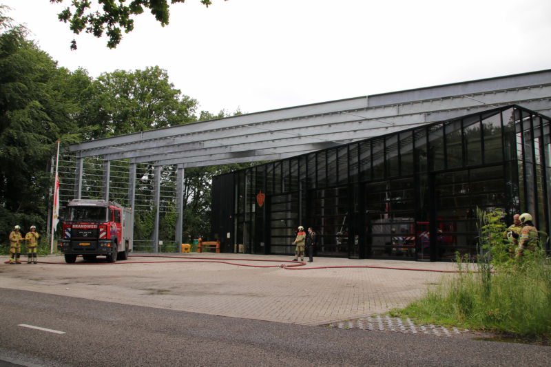 Herdenking omgekomen brandweerlieden bij kazerne Maarsbergen