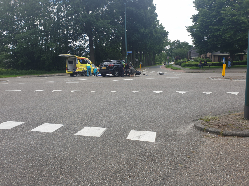 Motorrijder gewond bij botsing met een auto