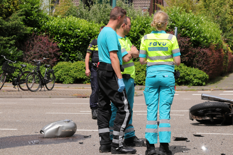 Motorrijder gewond bij botsing met een auto