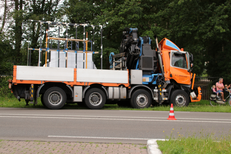 Vrachtwagen total loss na kopstaart botsing