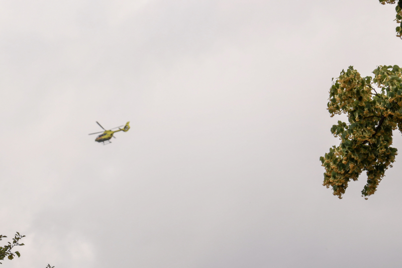 Scooterrijder en fietser botsen