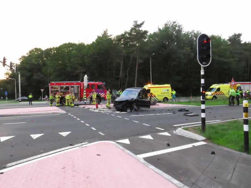 Zeer ernstige ongeval tussen twee voertuigen