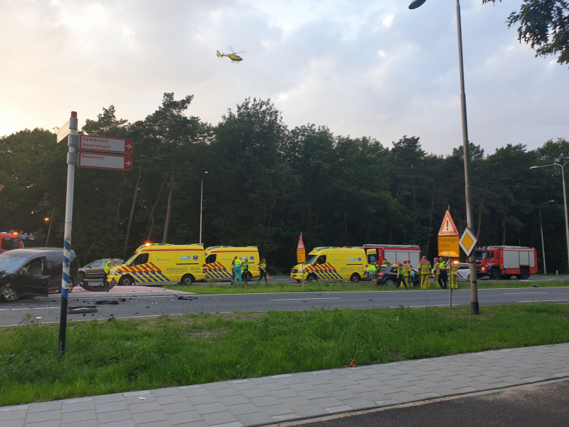 Zeer ernstige ongeval tussen twee voertuigen