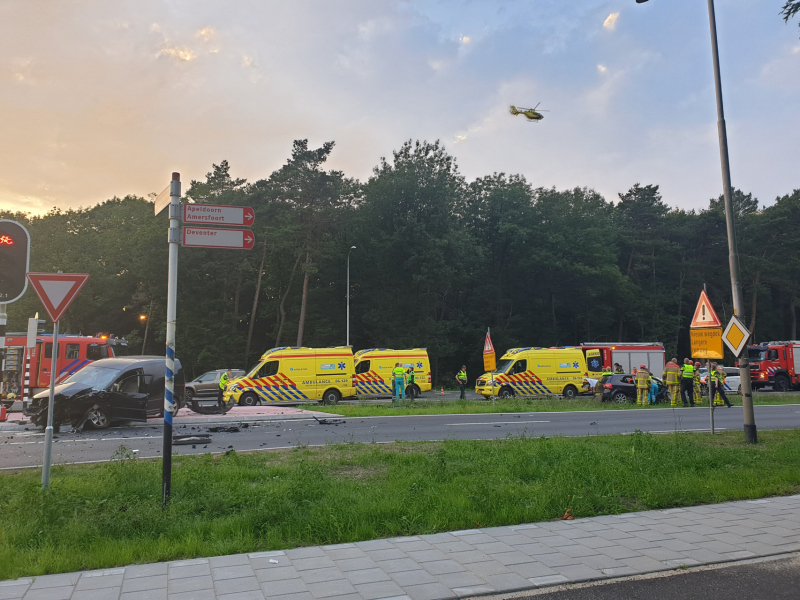 Zeer ernstige ongeval tussen twee voertuigen