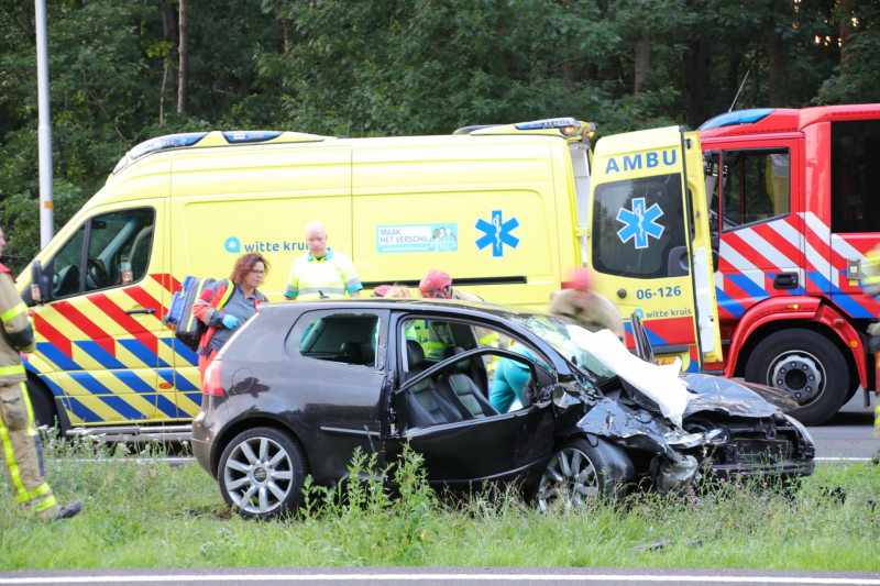 Zeer ernstige ongeval tussen twee voertuigen