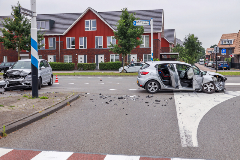 Veel schade bij aanrijding