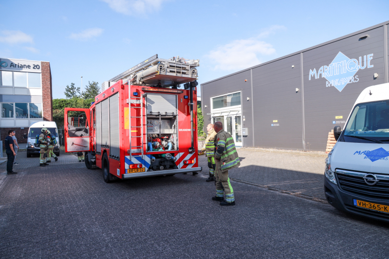Zwarte rook op terrein van PG Cases