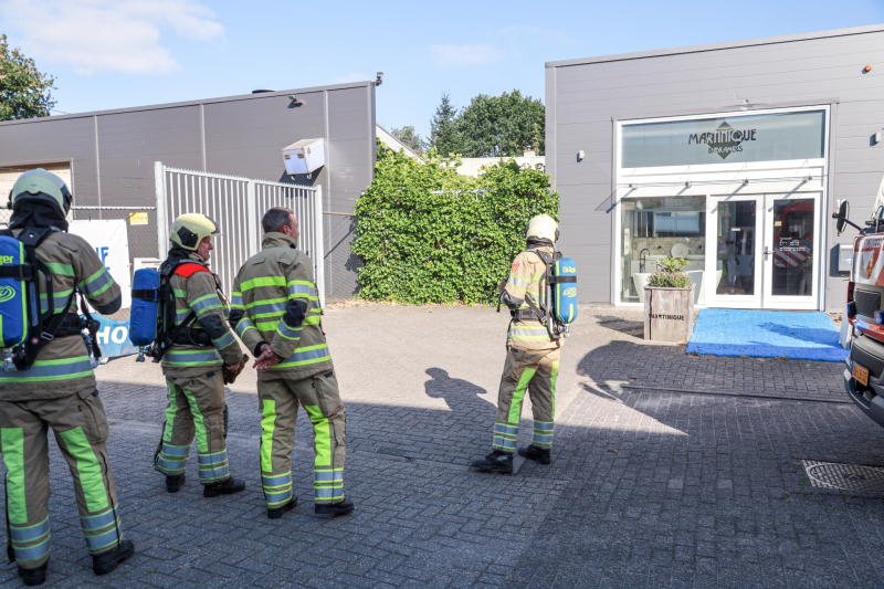 Zwarte rook op terrein van PG Cases