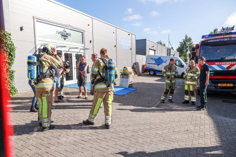 Zwarte rook op terrein van PG Cases