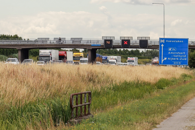 Snelweg afgesloten na ongeval