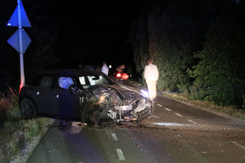 Bestuurder vlucht na crash