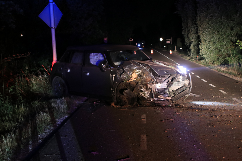 Bestuurder vlucht na crash