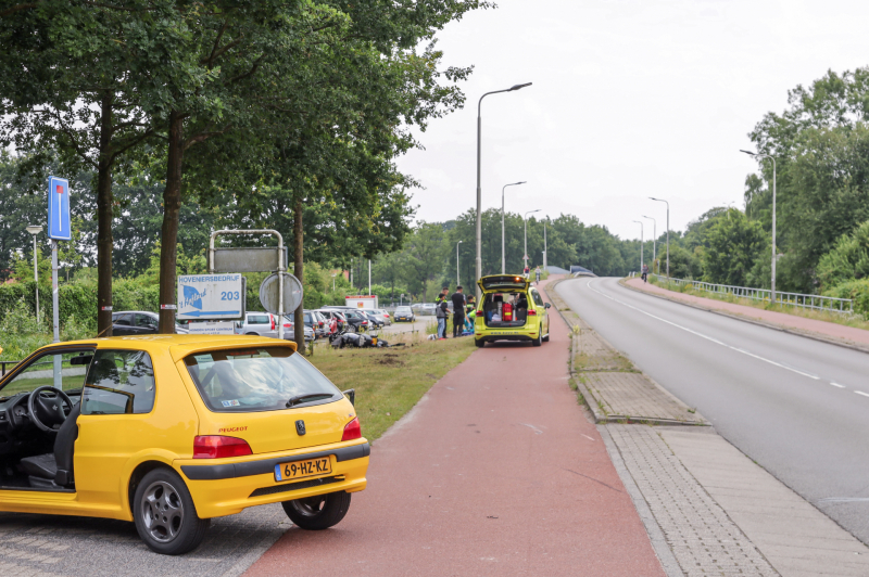 Motorrijder gewond na aanrijding met auto