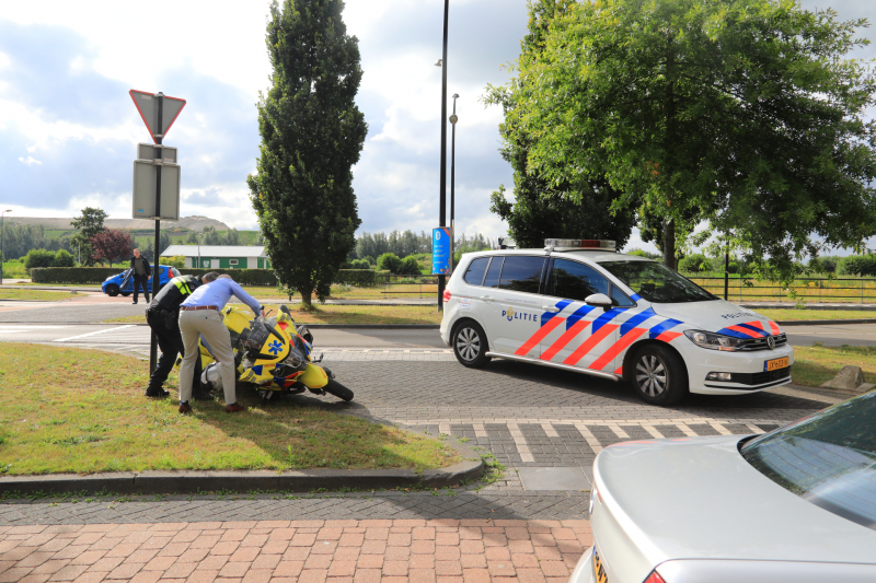 Scooterrijdster gewond na botsing met auto