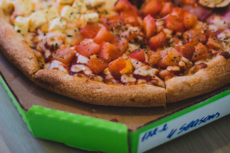Overvallers gevonden in tuin en vuilcontainer met enkele pizza's