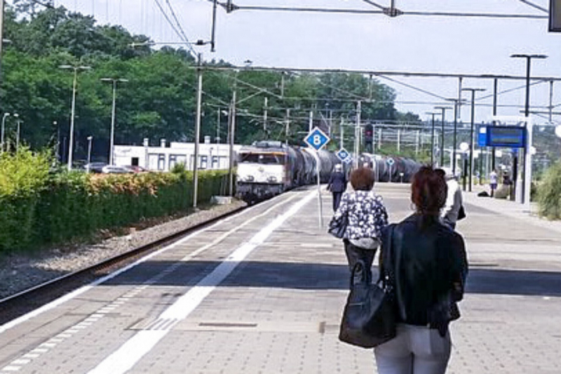 Goederentrein vast in tunnel