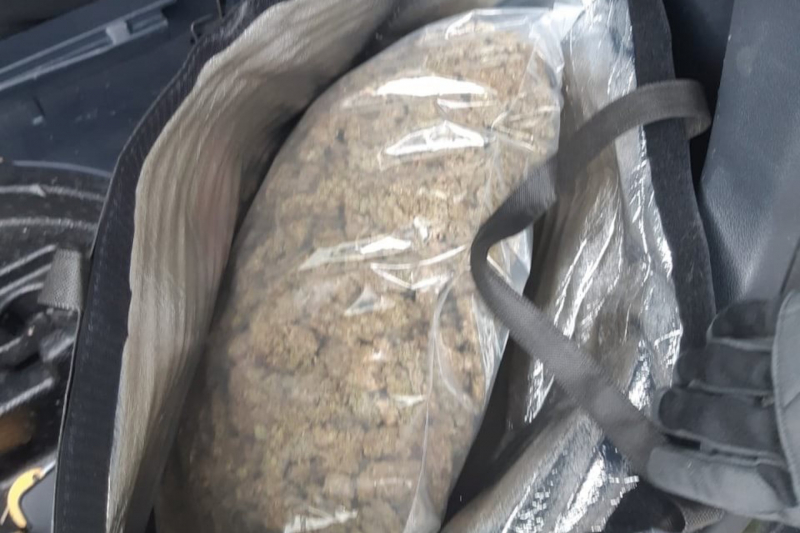 Tweelingbroers aangehouden voor softdrugs