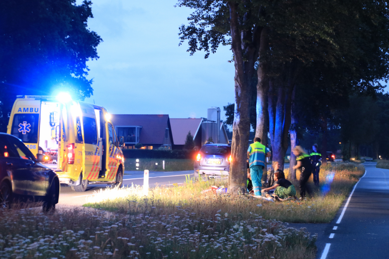 Fietser zwaargewond bij aanrijding met auto