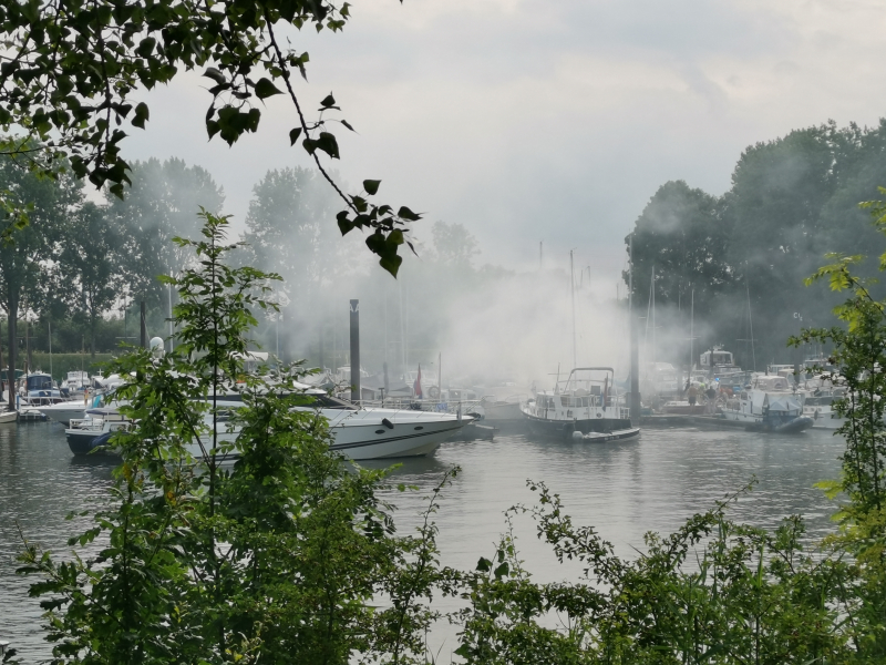 Twee boten in brand, Ã©Ã©n persoon overleden