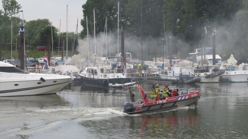Twee boten in brand, Ã©Ã©n persoon overleden