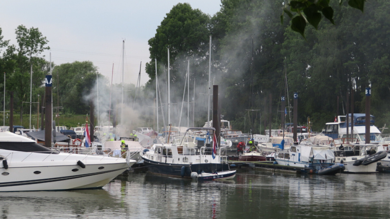 Twee boten in brand, Ã©Ã©n persoon overleden