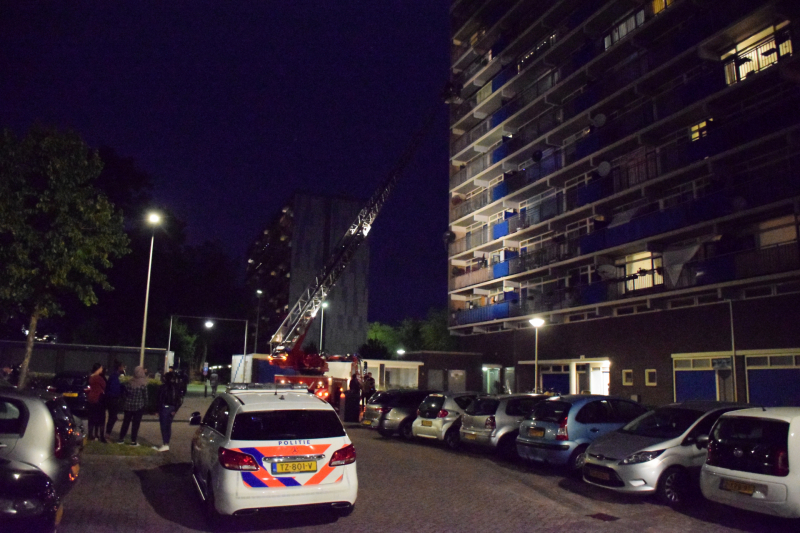 Twee personen ademen rook in bij brand in flat